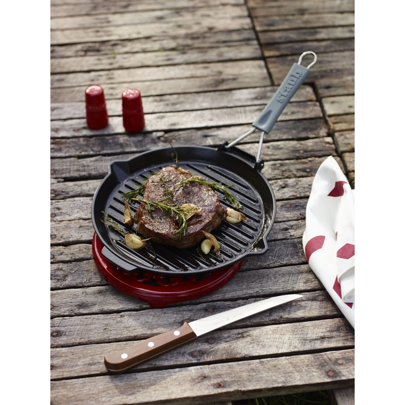 Staub Gril Avec Bec Verseur 28 Cm, Fonte, Noir 5 Staub Gril Avec Bec Verseur 28 Cm, Fonte, Noir â Image 3