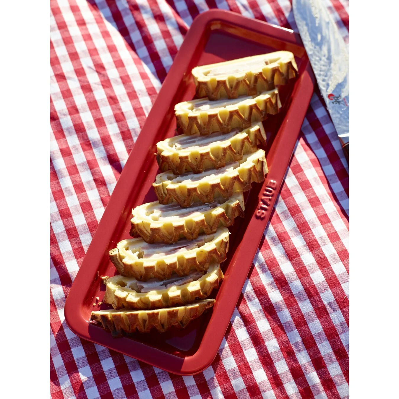 Staub Assiette 36 Cm X 14 Cm, Céramique, Cerise 6 Staub Assiette 36 Cm X 14 Cm, Céramique, Cerise – Image 4