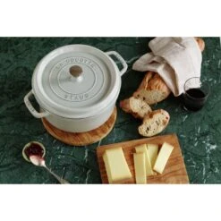 Staub Cocotte 28 Cm, Rond(e), Truffe Blanche, Fonte 13 Staub Cocotte 28 Cm, Rond(e), Truffe Blanche, Fonte -Staub Soldes Boutique 000019724