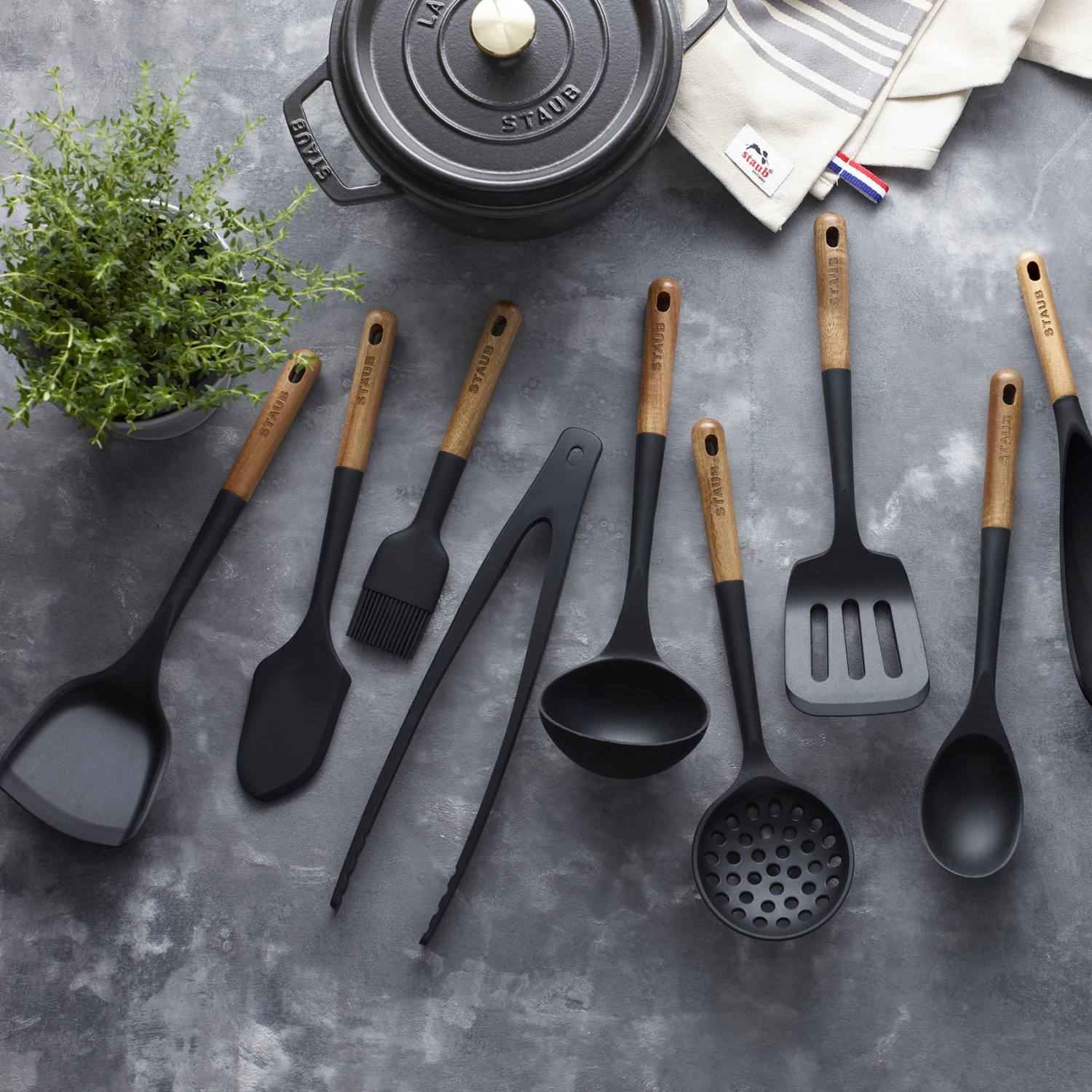 Spature à Wok Staub 5 Spature à Wok Staub – Image 3