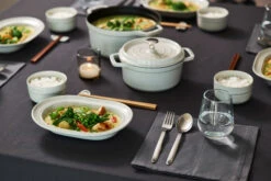 Plat Oval Staub New White Truffle 10 Plat Oval Staub New White Truffle -Staub Soldes Boutique 502912 01 3 EnvironmentImage ee9b2ed1b4